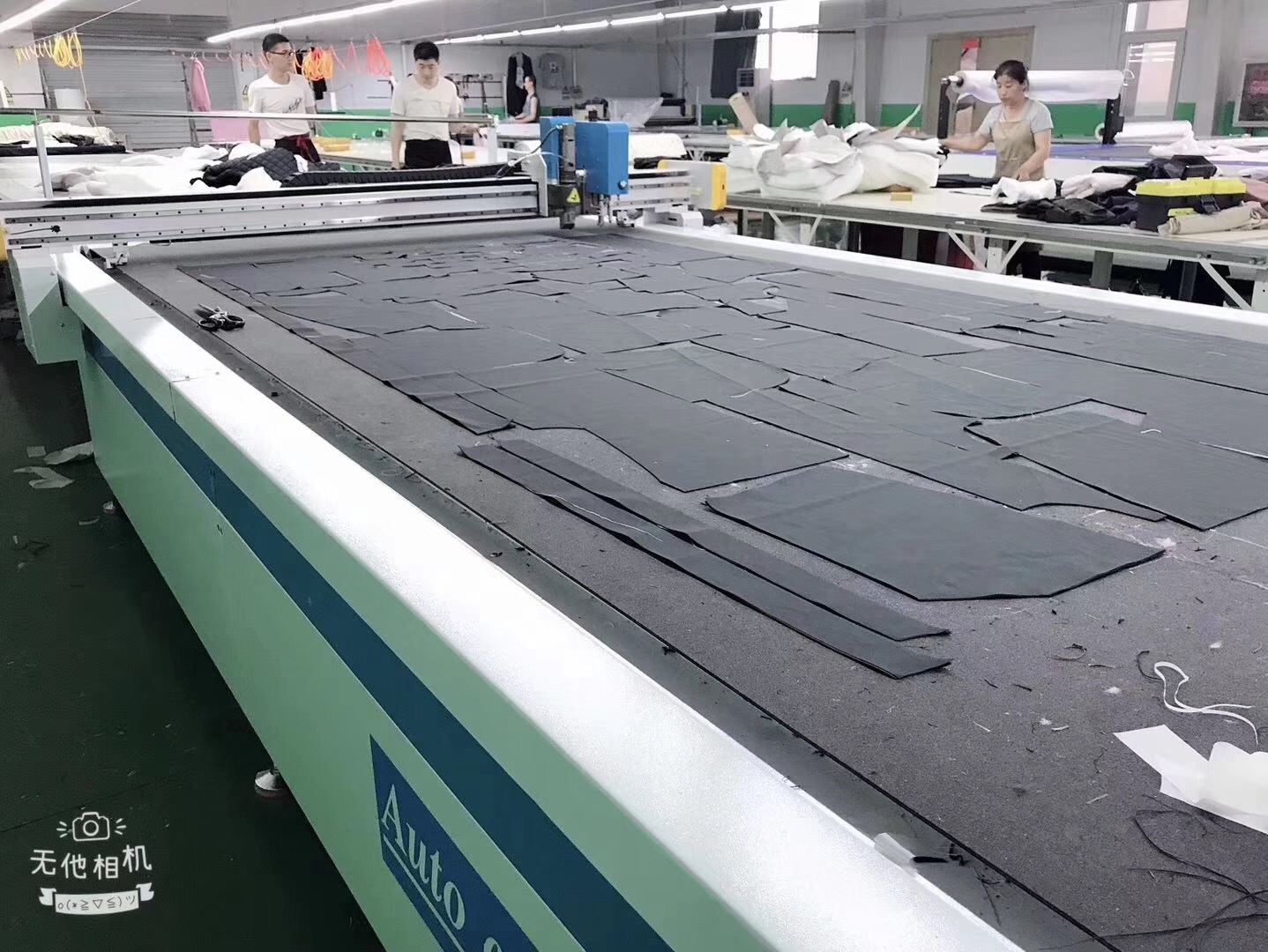 深圳思創(chuàng)廠家直銷智能柔性材料，多層面料切割，精準切割